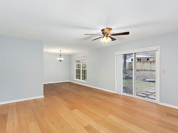 5th image of 1204 E Elm St