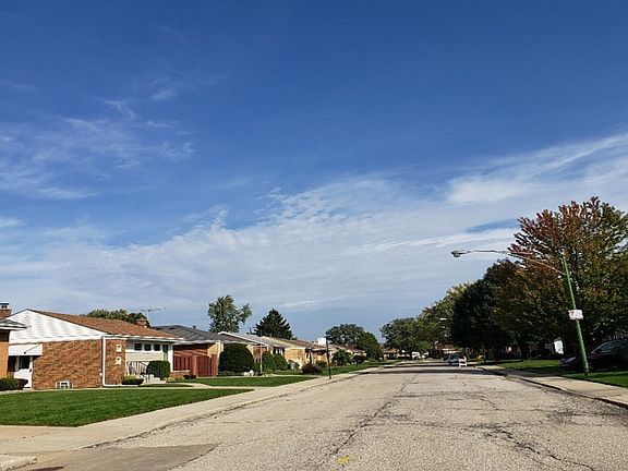 5th image of 5471 N Oconto Ave