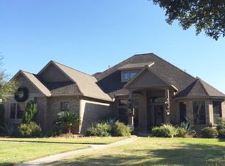 1012 Heritage Oaks Dr, Angleton, TX 77515