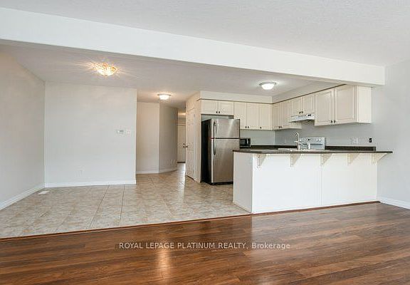 5th image of 140 Windflower Dr