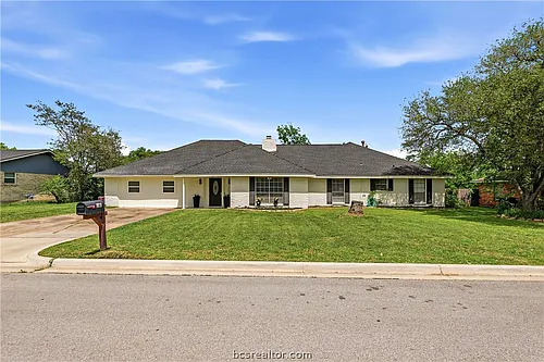 1405 Lawyer St Photo 1