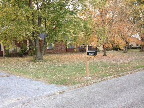 2nd image of 1273 Woodvale Dr
