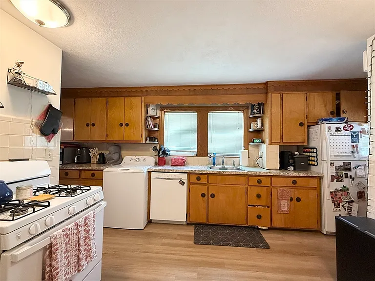 91 Shore Dr #2 — Photo 12