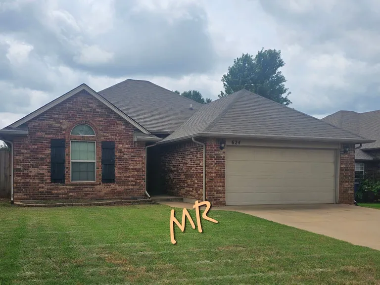 624 E Katelyn Ln — Photo 1