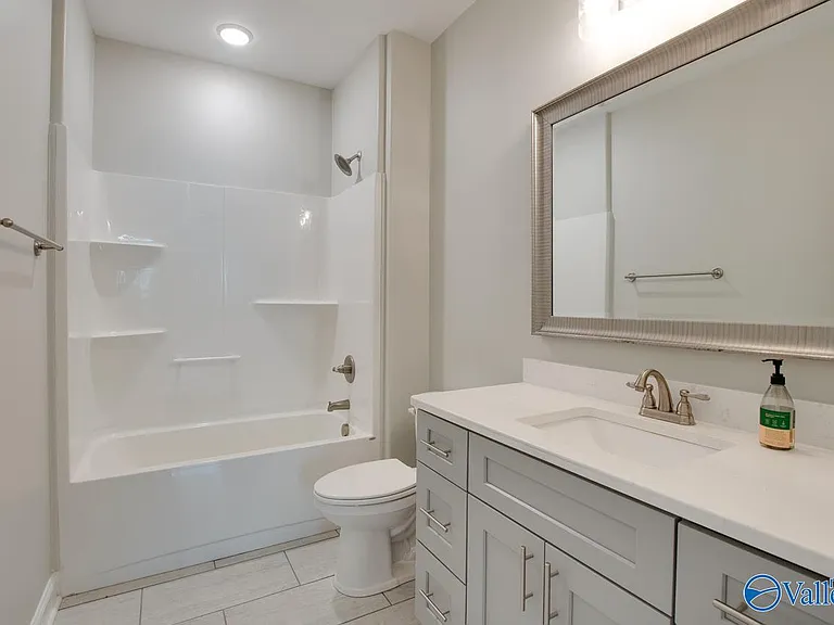 1405 Stevens Ave NE — Photo 16