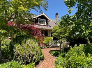 1974 Hovey Rd, Central Saanich, BC V8M 1V8