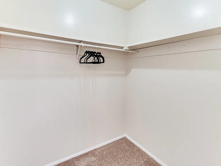 Fountain Square Apartment Homes — Photo 33