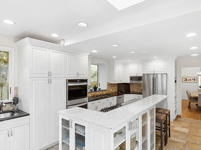 120 Springy Banks Rd — Photo 10