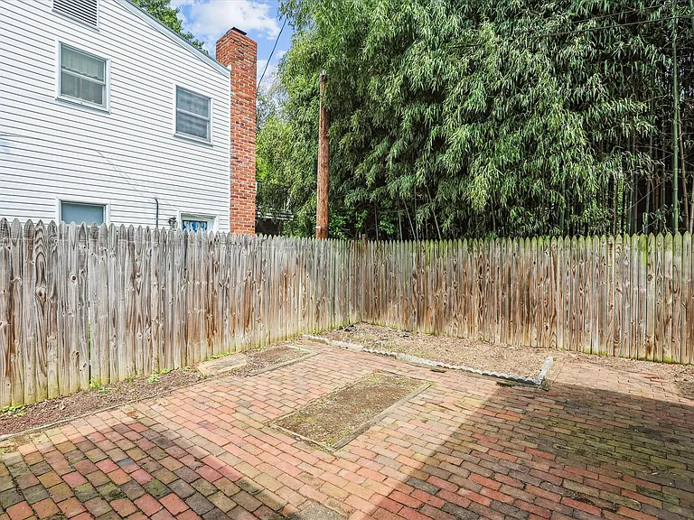 1200 N Cleveland St — Photo 36