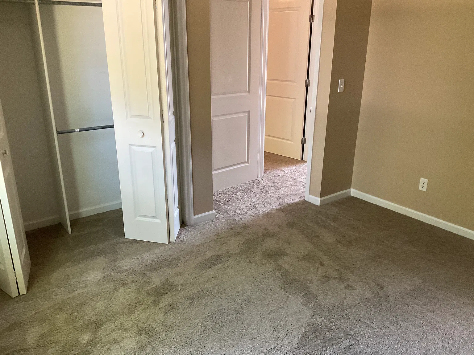 4 bed, 1600 sqft, $2,300 — Photo 4