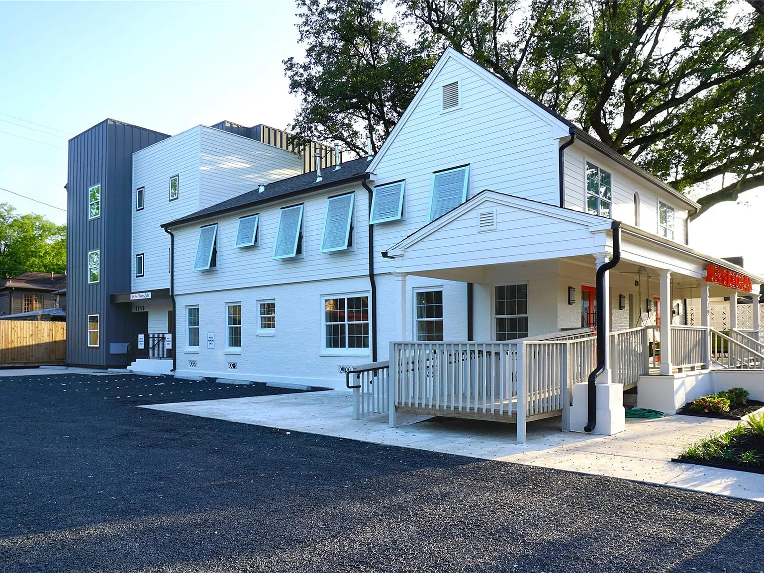 1 bed, 1.0 bath, 350 sqft, $1,145 — Photo 2