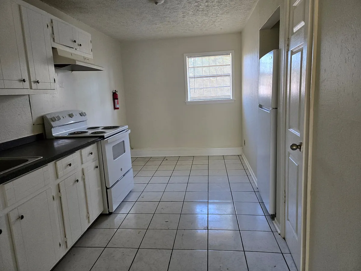 Building Photo - 3380 Shady Oaks St #D