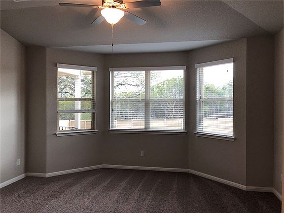 5th image of 640 Sigourney Way