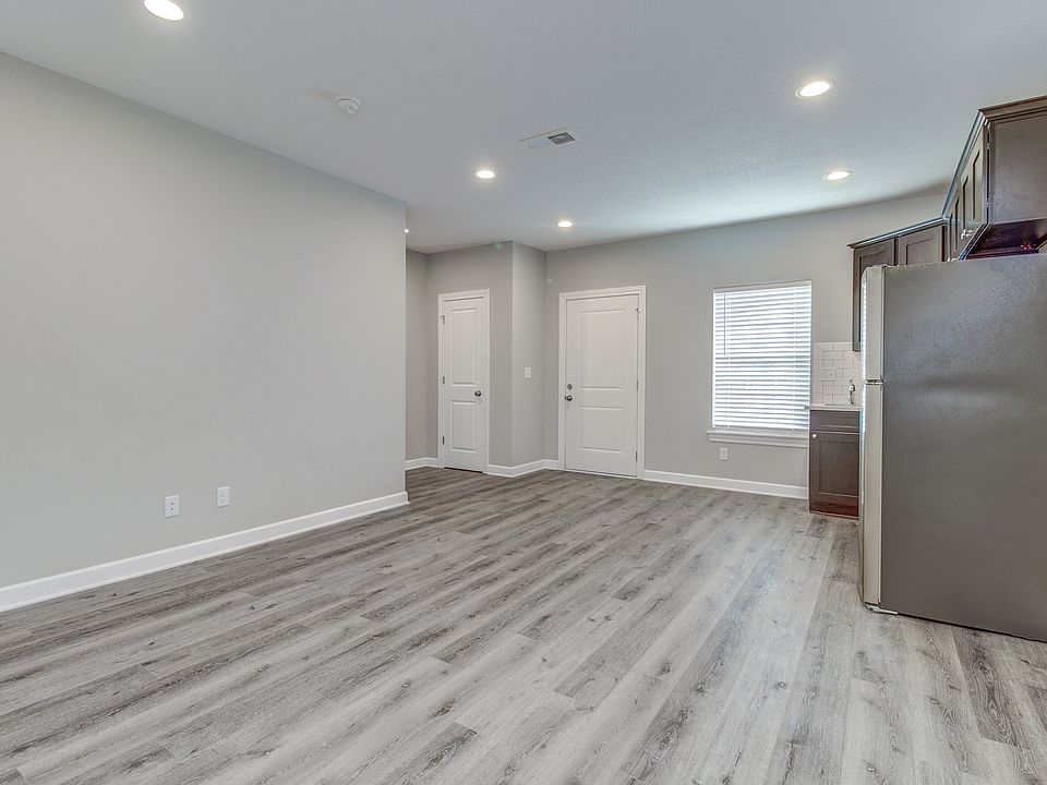 2nd image of 3859 S Thompson St #B