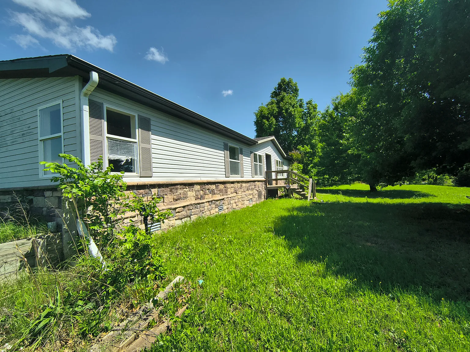 4 bed, 2.5 bath, 2128 sqft, $2,800 — Photo 3