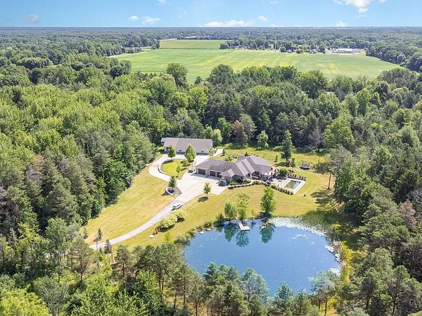 232 S Birchcrest Dr, Midland, MI 48640