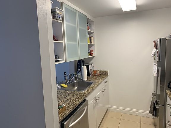 4th image of 325 N End Ave APT 16D