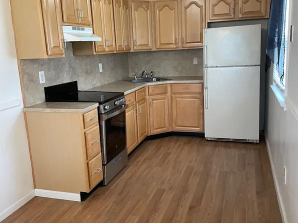 (undisclosed Address), East Rockaway, NY 11518