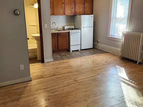 5th image of 1552 Edmund Ave APT 5