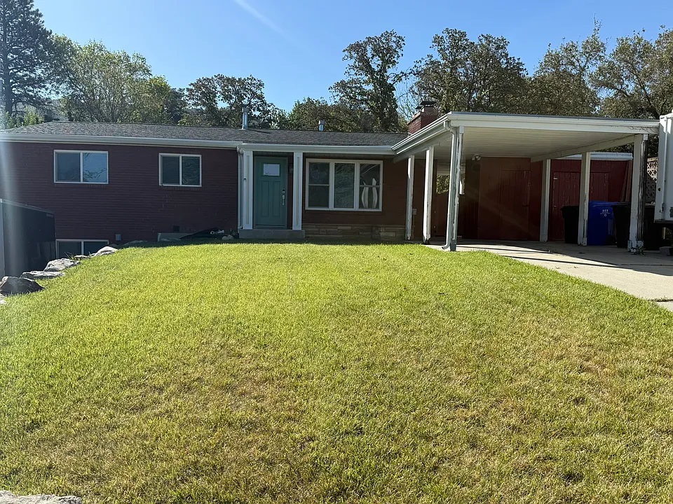 2743 S Davis Blvd