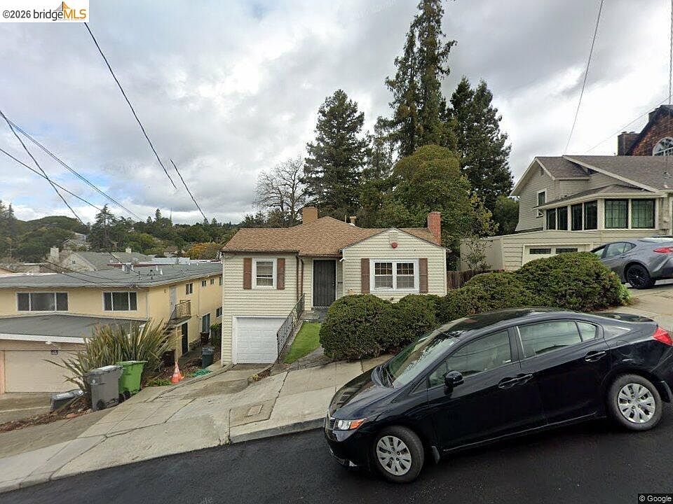 1st image of 2132 Damuth St
