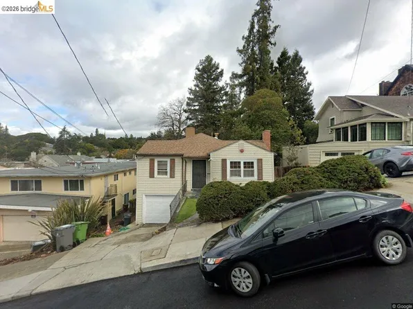 2132 Damuth St, Oakland, CA 94602