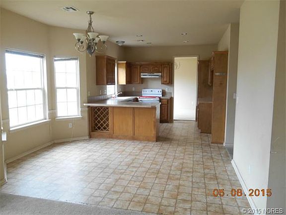 5th image of 4022 S 214 East Ave