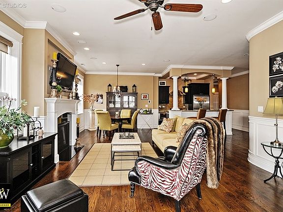 4th image of 1952 W Cuyler Ave APT 402