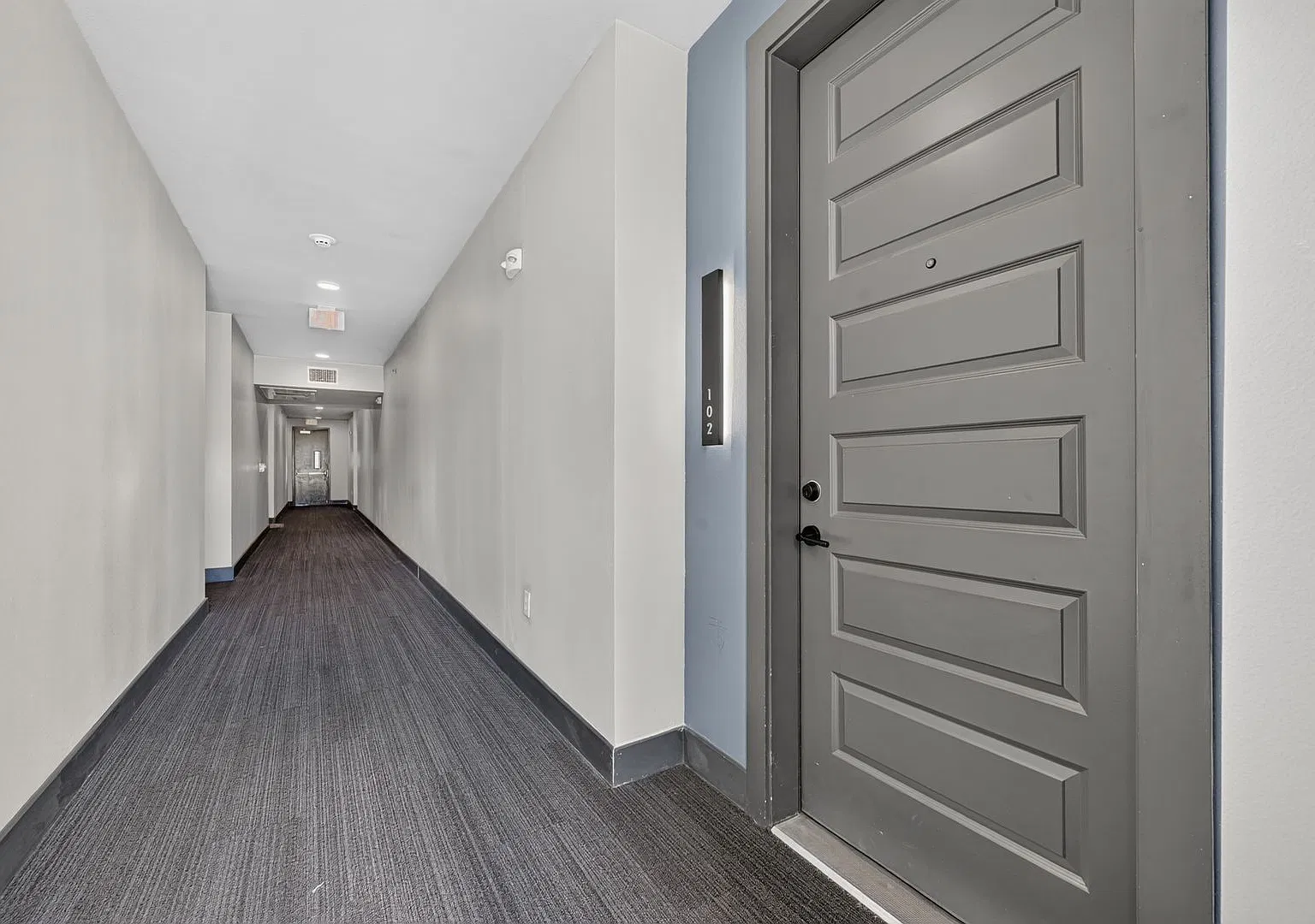 East Austin 2 bedroom Condo w/ Fenced In Yard! — Photo 2