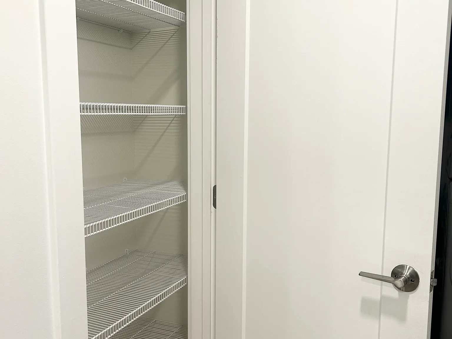 2 bed, 1050 sqft, $2,550 — Photo 3