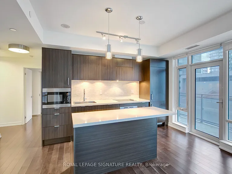 21 Widmer St #1111 — Photo 9