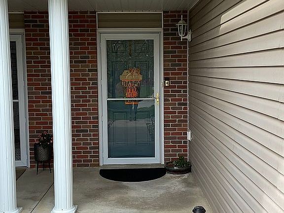 2nd image of 6015 Windhaven Dr