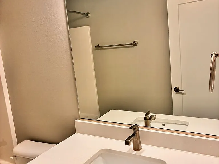 750 SE Westown Pkwy — Photo 18