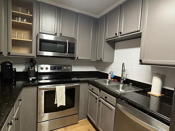 5th image of 3030 Suncrest Dr Unit 701