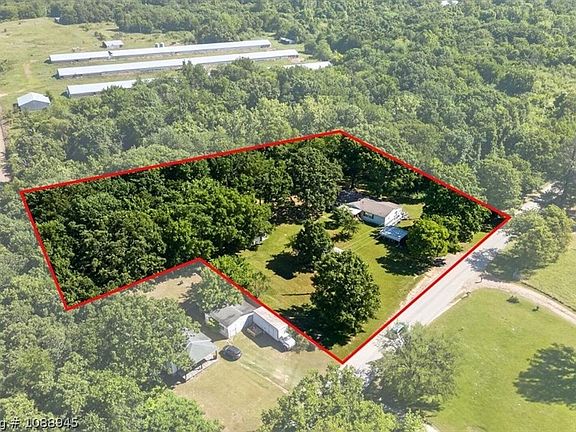 2nd image of 19926 Lakeview Dr