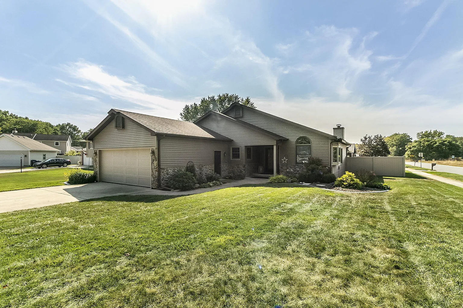 506 Oxford Cir photo 1