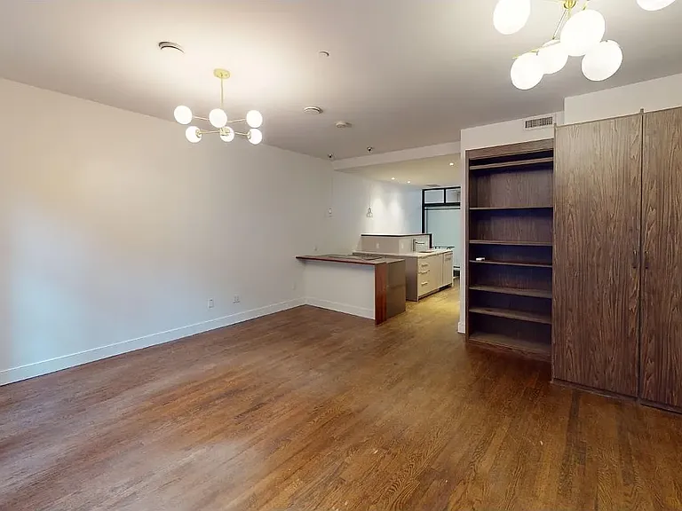 206 E 20th St #TOWNHOUSE — Photo 55