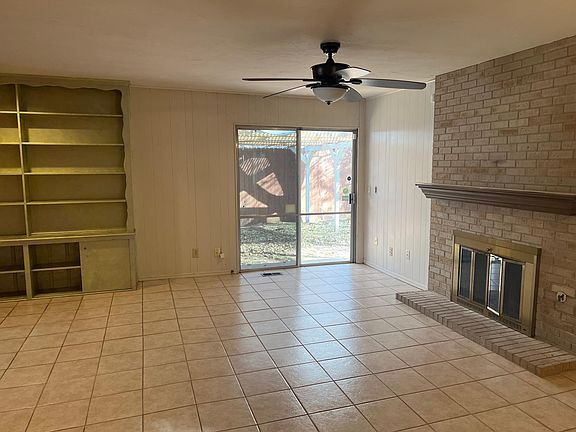 3rd image of 616 NW 52nd St