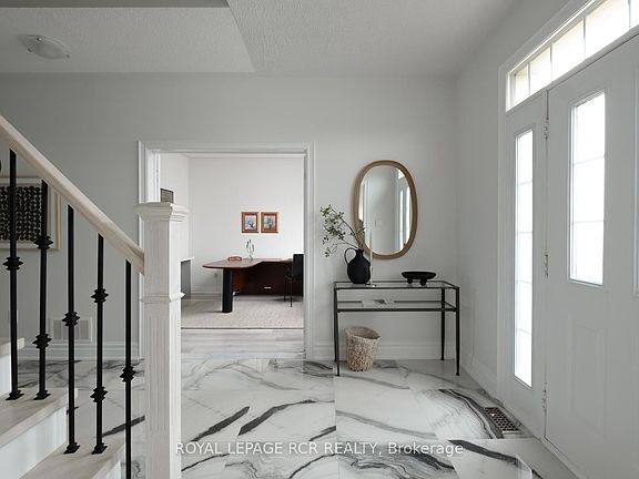4th image of 18 Leenders Ln