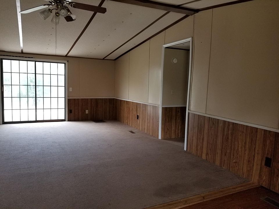 2nd image of 130 Eddie Ln