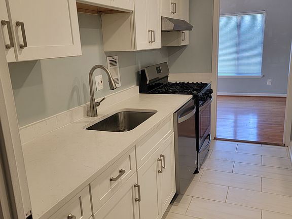 5th image of 3100 S Manchester St APT 428