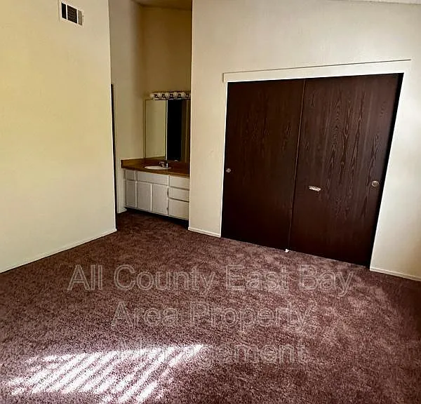 1117 N Lincoln St #3 — Photo 9