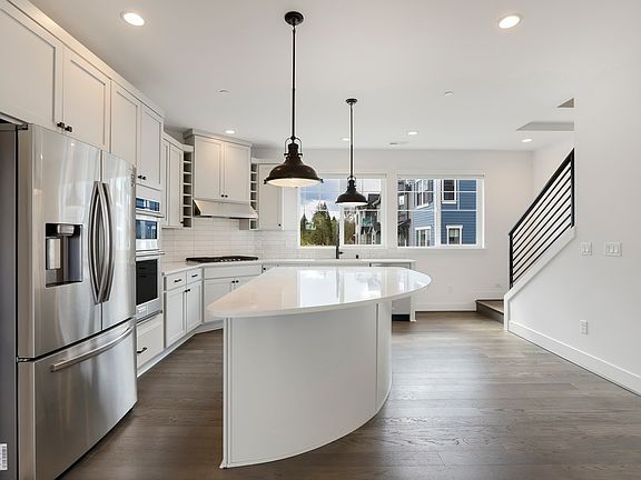 4th image of 14131 266th Ave NE #104