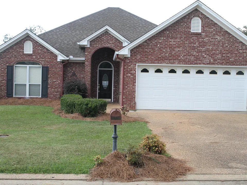 106 Prewitt Cir