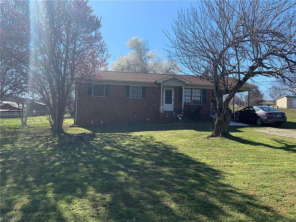 1st image of 3773 Carole Dr