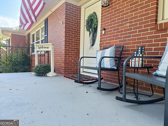 4th image of 503 Crestview Ln