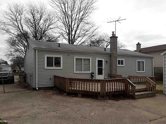 2nd image of 44131 Gibson Dr