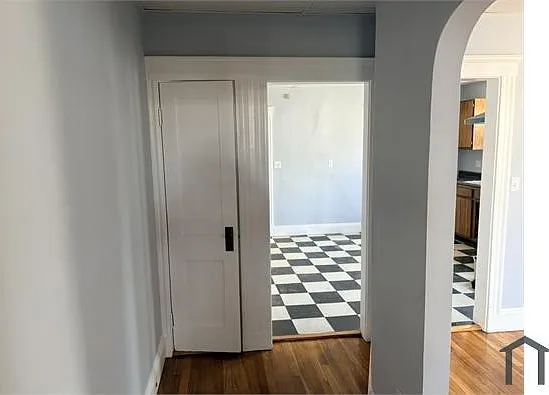 2 bed, 1000 sqft, $2,300 — Photo 2