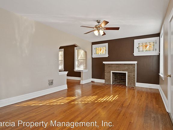 3rd image of 5061A Lindenwood Ave