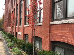 685 Lawrence St UNIT 305, Lowell, MA 01852